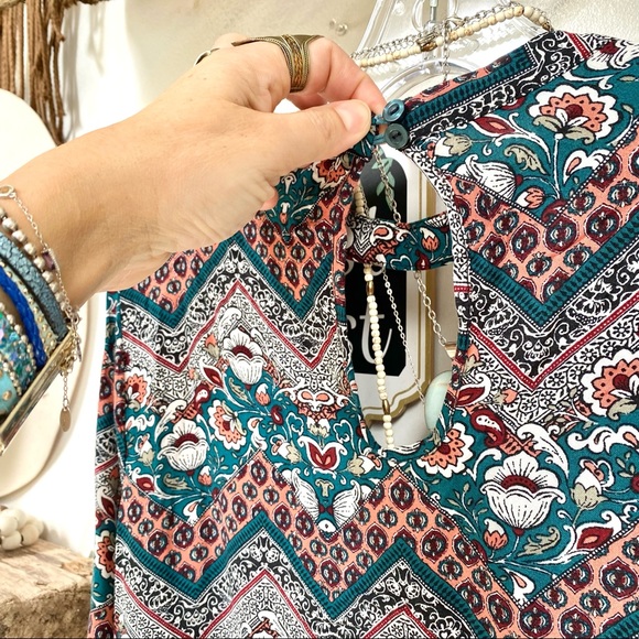 Sweet BOHO peasant blouse w gypsy long sleeves w folk/prairie floral vibe 🦋✨ - Picture 9 of 16